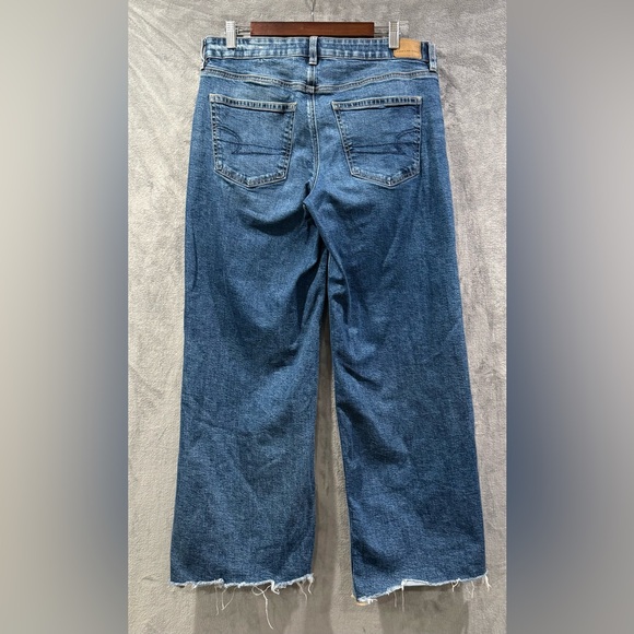 American Eagle Women's Size 10 Low Rise Baggy Wide Leg Raw Hem Blue Jeans - Picture 6 of 10